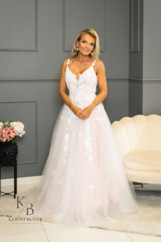 Свадебное платье с богатым тюлем и вышивкой Garden