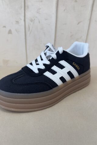 Comfortable casual shoes with thick sole