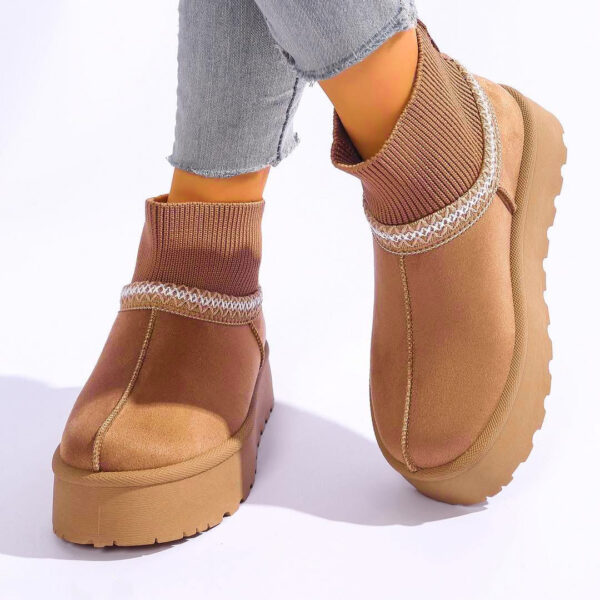 Paksu tallaga UGG stiilis saapad