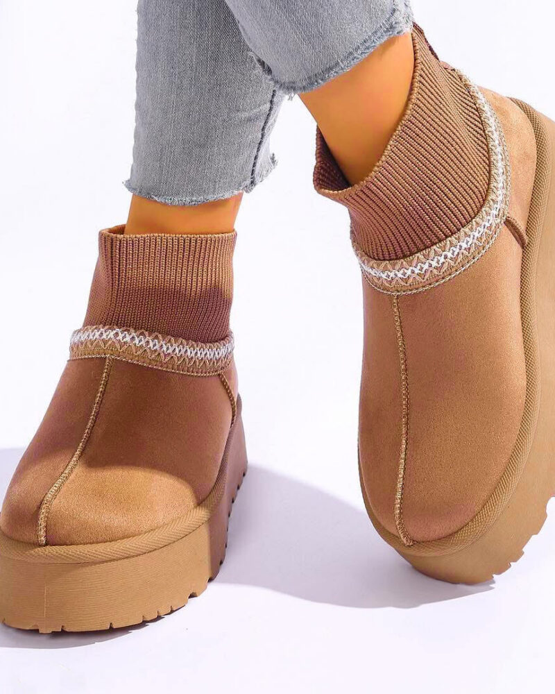 Paksu tallaga UGG stiilis saapad