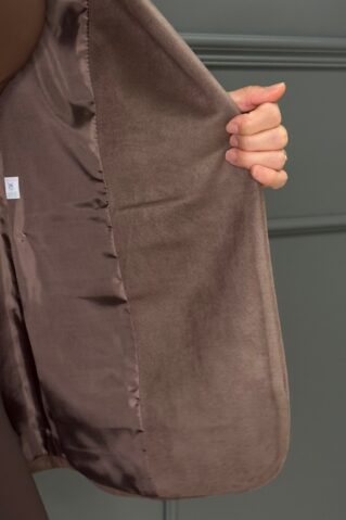 Pehmest seemisnahksest kangast pintsak