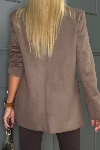 Pehmest seemisnahksest kangast pintsak