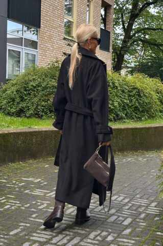 Kvaliteetne talvemantel must