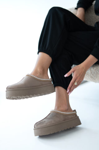 Soojad karvase voodriga platvormjalanõud