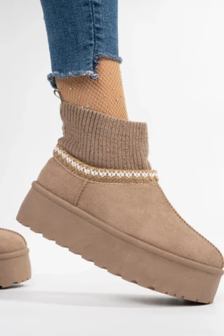 Paksu tallaga UGG stiilis saapad