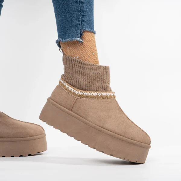 Paksu tallaga UGG stiilis saapad