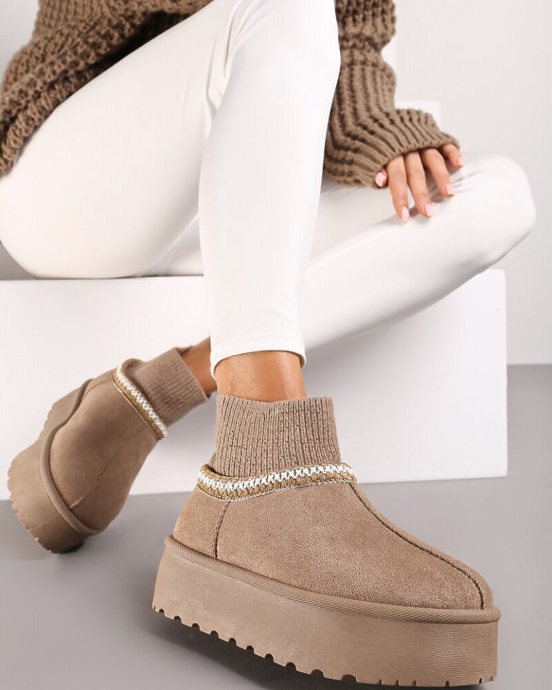 Paksu tallaga UGG stiilis saapad