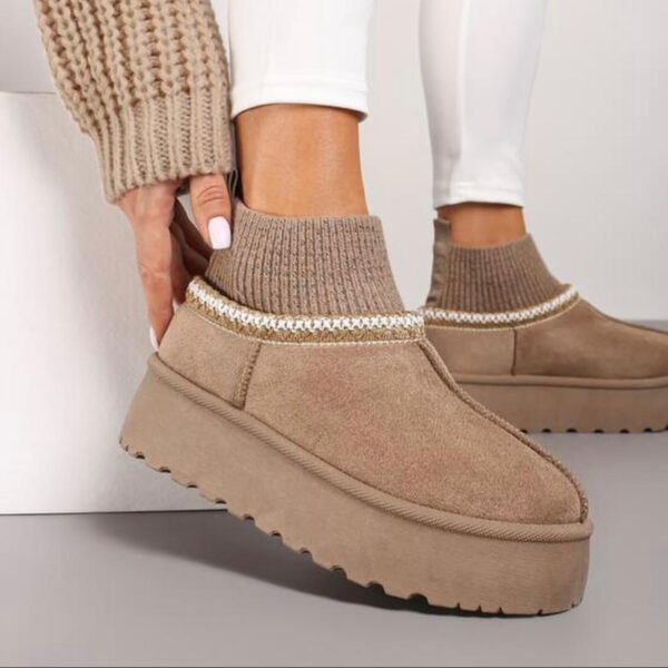 Paksu tallaga UGG stiilis saapad