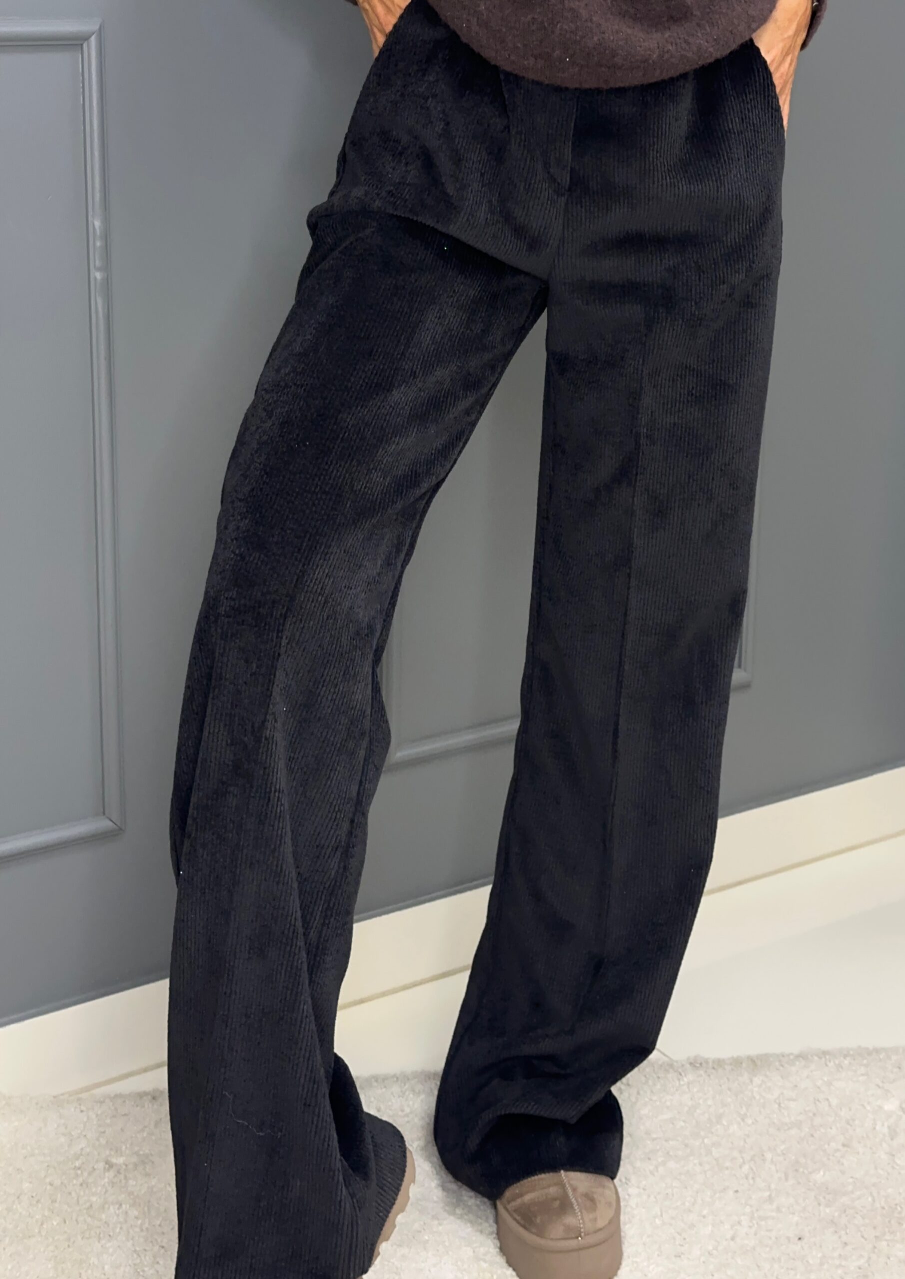 Naiste laialõikelised velvetpüksid – tumehallid, pehmed ja mugavad