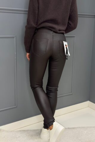 Pruunid nahkimitatsiooniga push up püksid