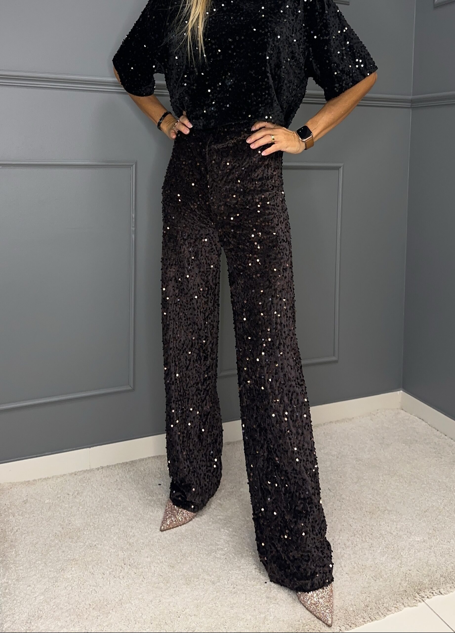 Pehmel kangal litritega kaetud püksid