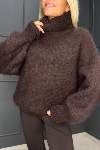 kõrge kaelusega mohäärkampsun