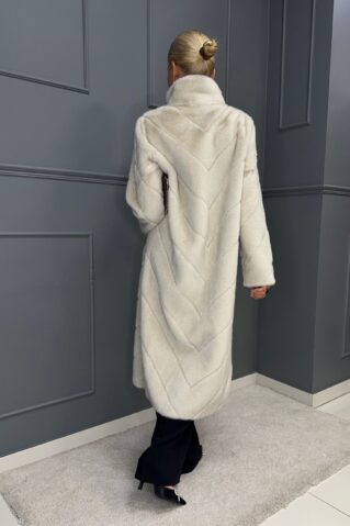 Kunstkarusnahast pikk kasukas