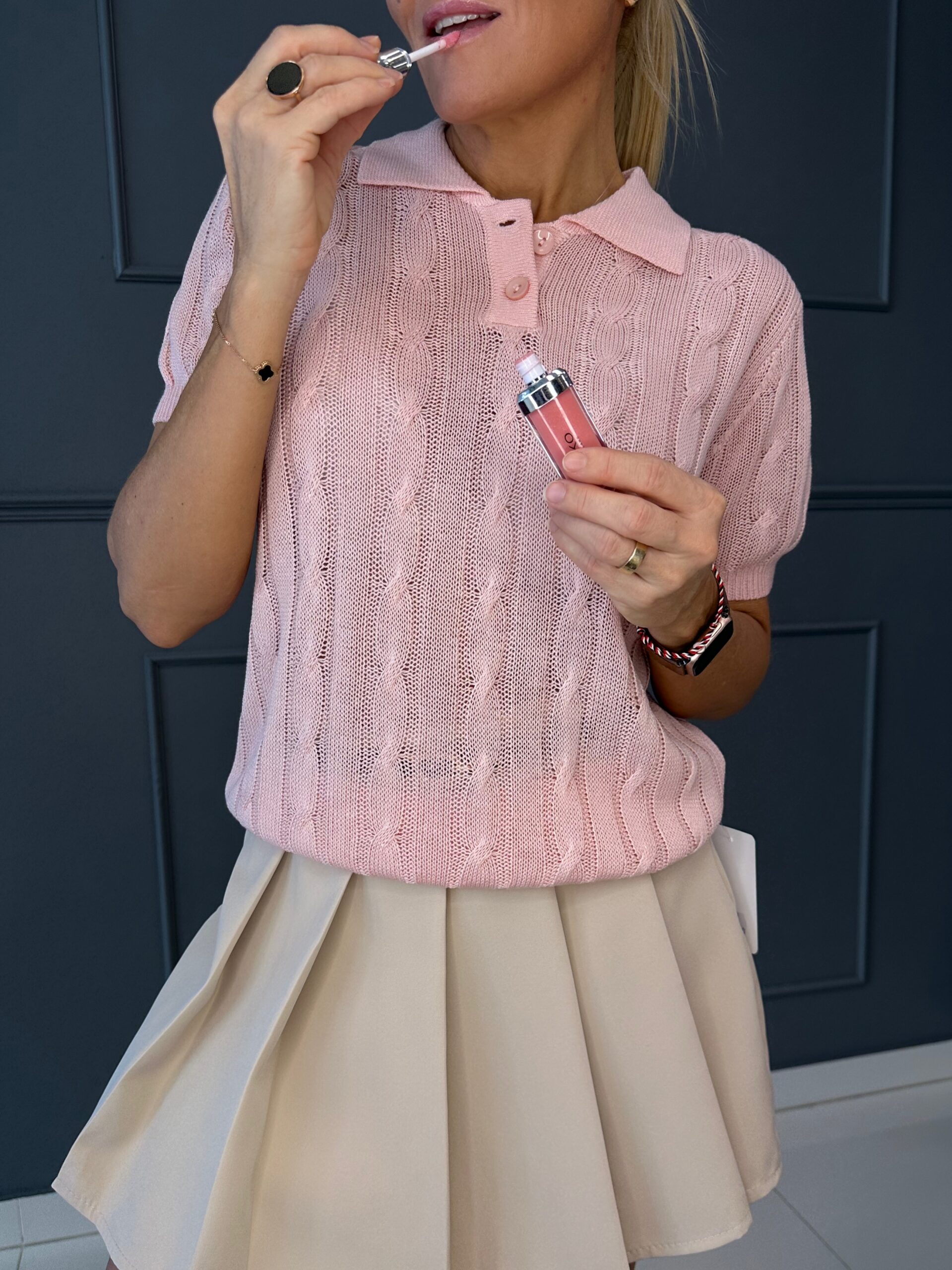 Pastelsetes toonides naiste pluus