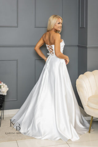 Korseti lõikega valge pulmakleit