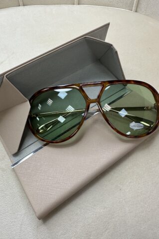 Trendikad oversized päikeseprillid