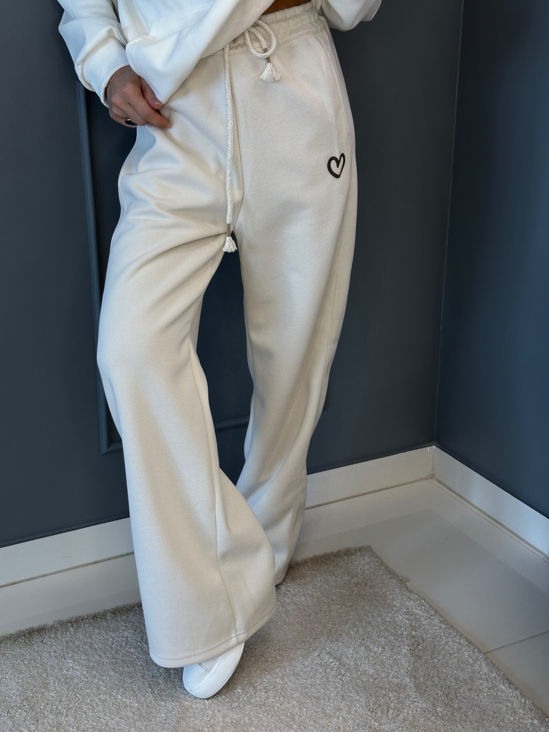 Pehmed puuvillased naiste dressipüksid mugava lõikega igapäevaseks kandmiseks