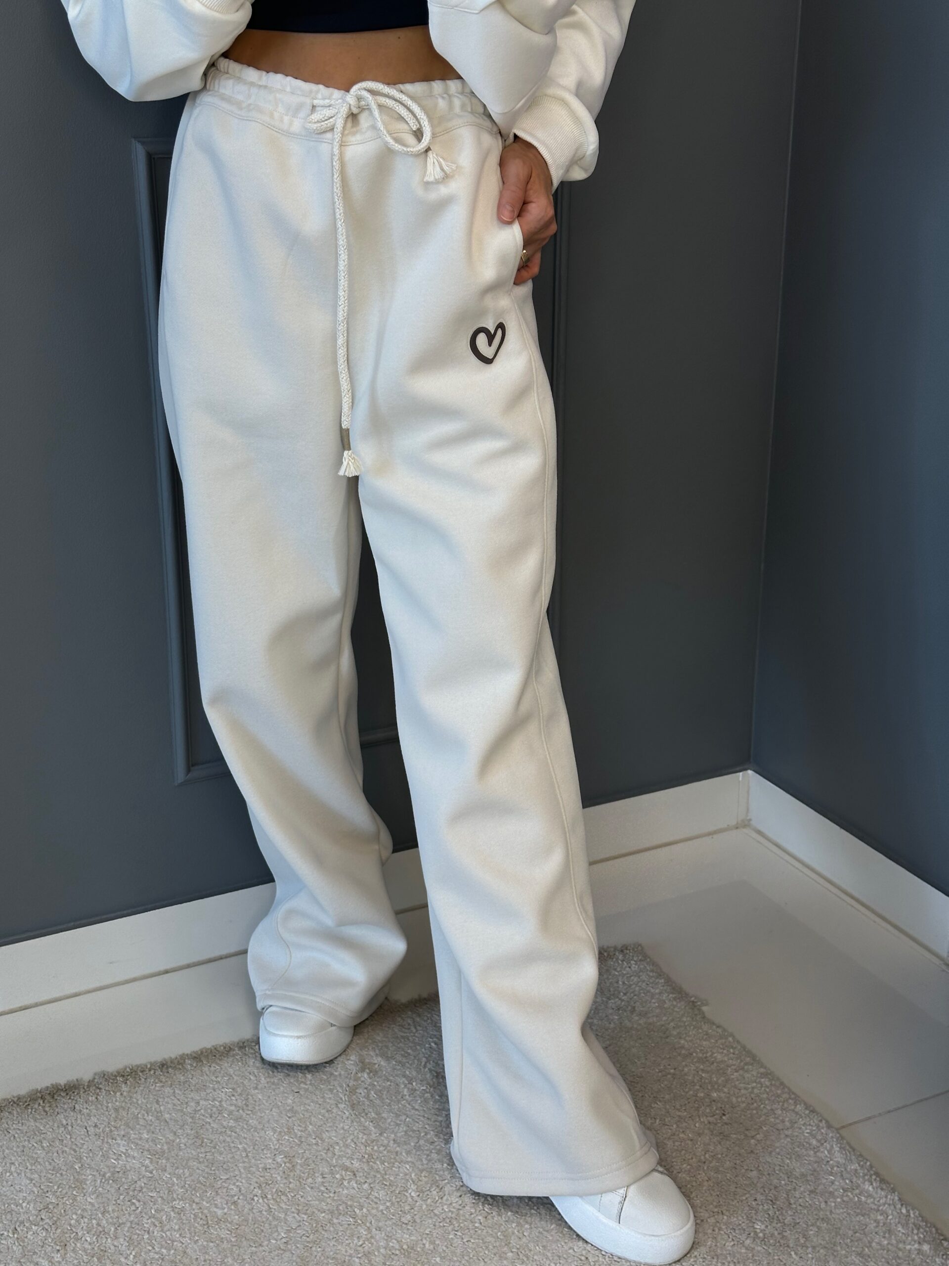 Pehmed puuvillased naiste dressipüksid mugava lõikega igapäevaseks kandmiseks