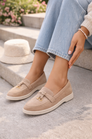 mugavad naiste mokassiinid beezis toonis