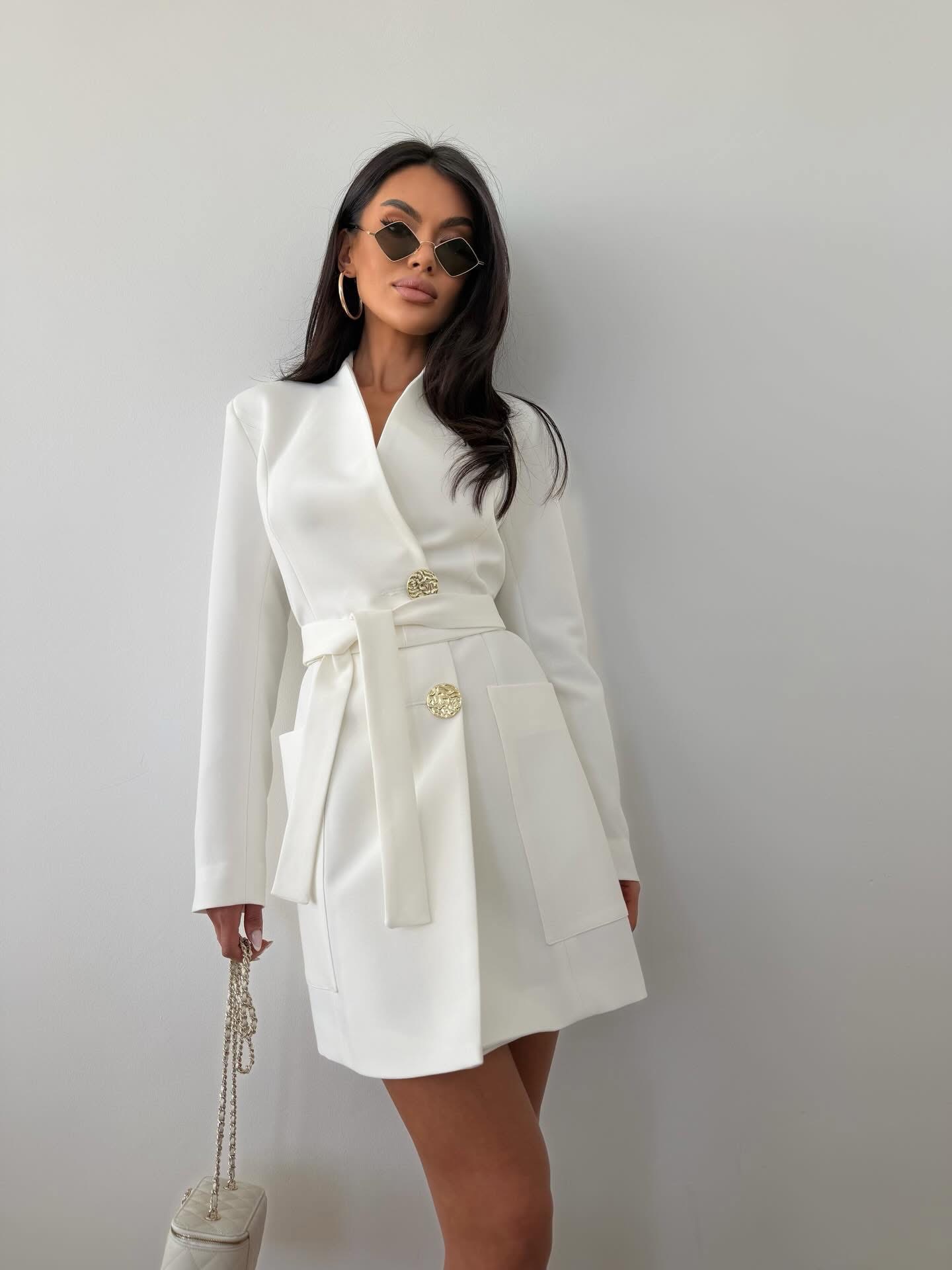 Elegantne premium bleiserkleit, mida saab kanda nii kleidina kui jakina.