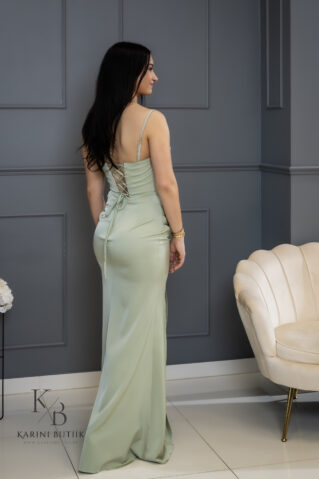 Pidulik korseti lõikega maksikleit