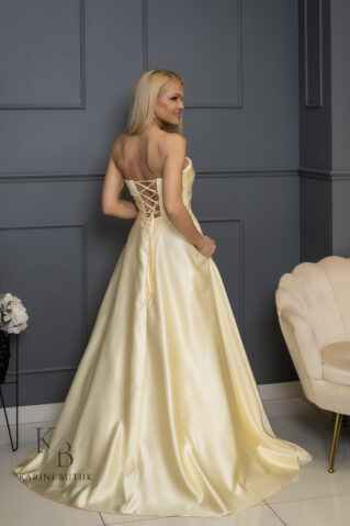 Korseti lõikega taskutega maksikleit