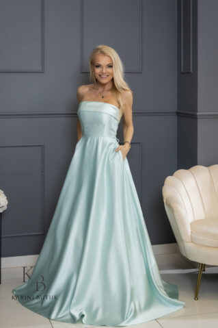 Korseti lõikega taskutega maksikleit