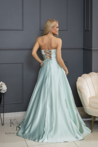 Korseti lõikega taskutega maksikleit