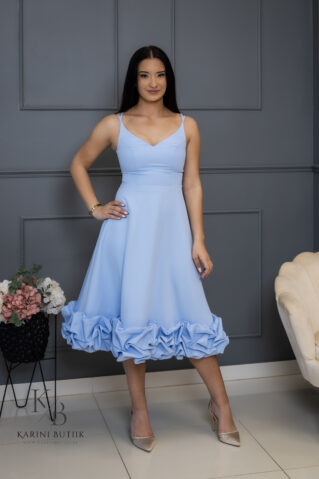 Pilkupüüdev midikleit peente õlapaeltega