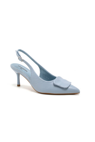 Mugavad naiste kontsakingad helesinises toonis kooli lõpetamiseks.