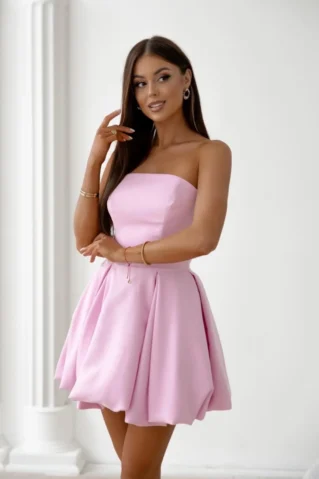 Roosa minikleit taskute ja korsettselja detailiga